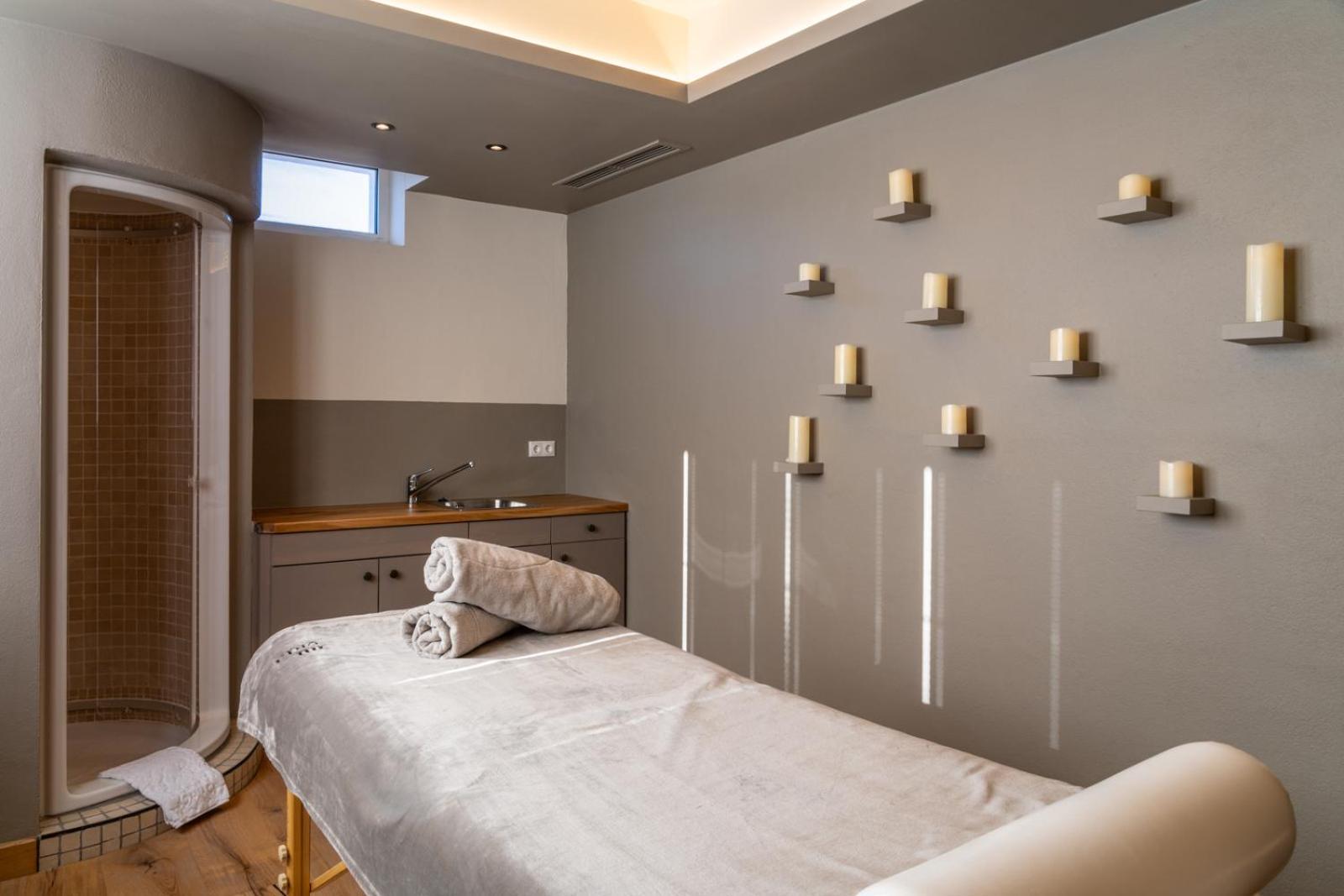 Wander- Und Wellnesshotel Kanzler バート・ミッテルンドルフ エクステリア 写真