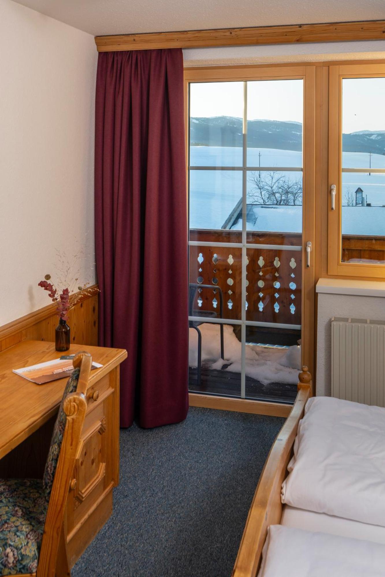 Wander- Und Wellnesshotel Kanzler バート・ミッテルンドルフ エクステリア 写真
