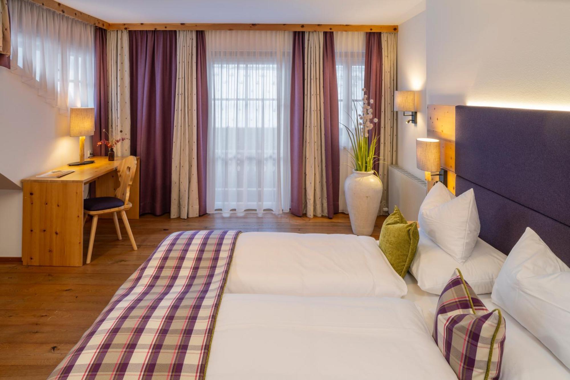 Wander- Und Wellnesshotel Kanzler バート・ミッテルンドルフ エクステリア 写真